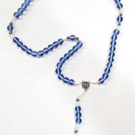 Rosario de cristales azulado con acero inox.
