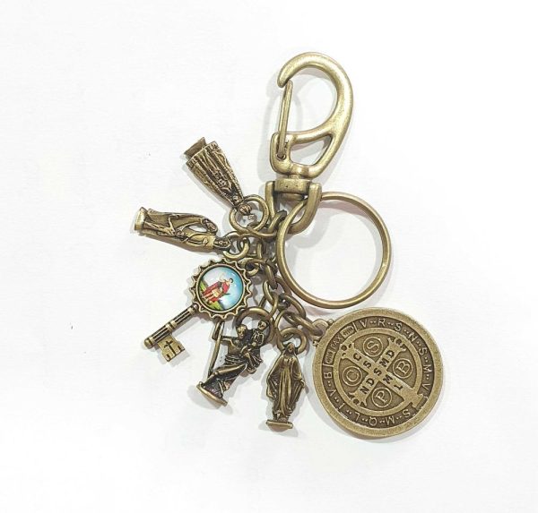 Llavero San Benito con medalla y santos