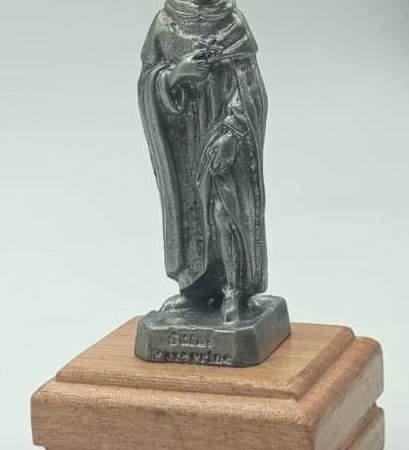 Estatuilla San Peregrino