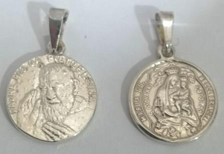 Medalla de plata Padre Pío con Virgen del Carmen 18 mm.
