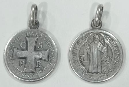 Medalla San Benito en plata 19mm