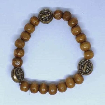 Pulsera San Benito - madera natural con medallas