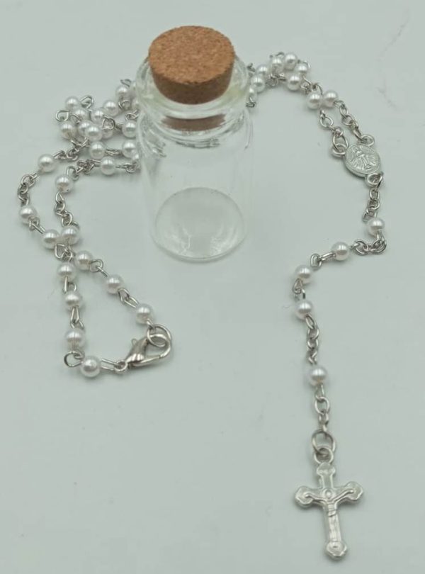 Rosario perlas blancas + botella