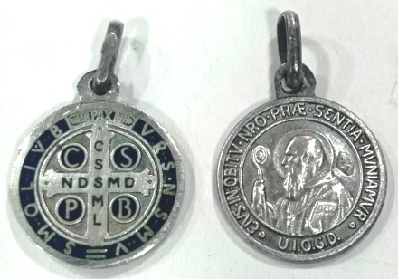 Medalla de plata esmaltada - San Benito - 14 mm