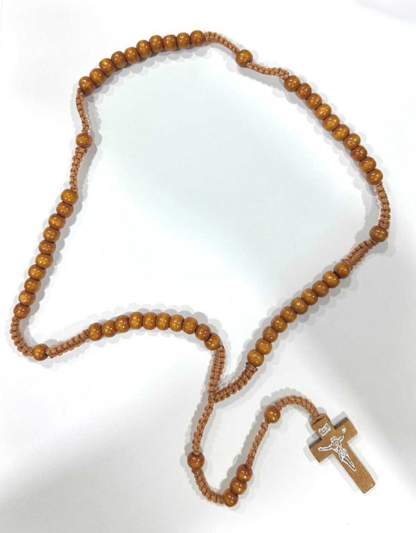 Rosario madera natural bordado con tejido macrame