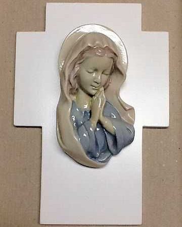 Cruz Bautizo Virgen de yeso porcelanizado
