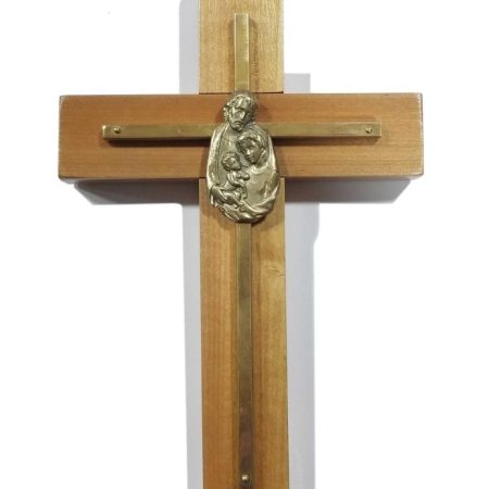 Cruz de Madera con Bronce de Sagrada Familia Tradicional