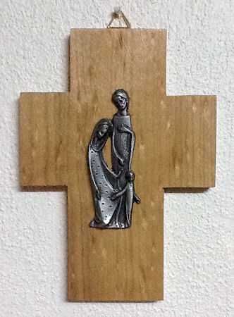 Cruz Madera Natural Sagrada Familia Moderna