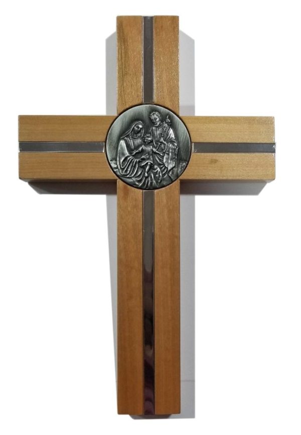 Cruz de madera con medalla Sagrada Familia