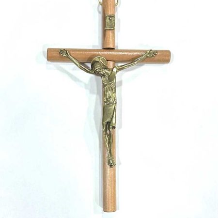 Cruz de madera cilindrica con cristo orante 19x11cm
