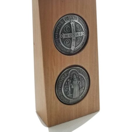 Icono en relieve San benito