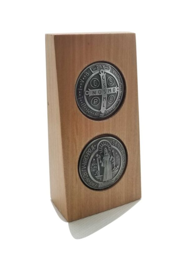 Icono en relieve San benito