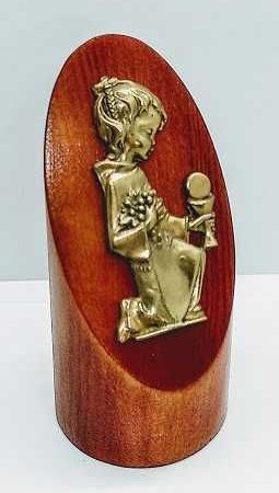 Icono Ovalado Niña con Copon