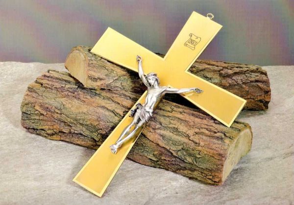 Cruz enchapado en oro. Cristo plateado Italiano