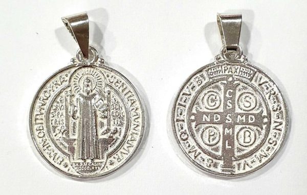 Medalla de plata San Benito 23mm