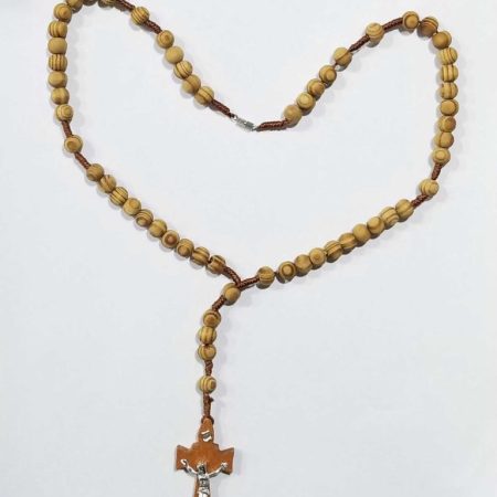 Rosario con broche de madera natural