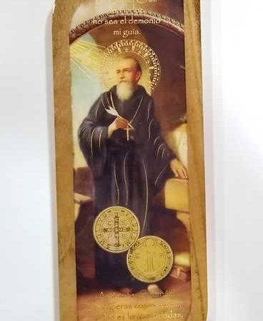 Tabla con rezo San benito